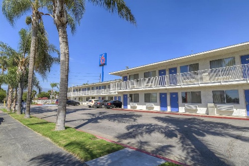 Motel 6-San Bernardino, CA - South image 3