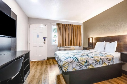 Motel 6-San Bernardino, CA - South image 33