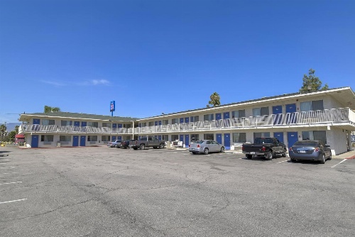 Motel 6-San Bernardino, CA - South image 4